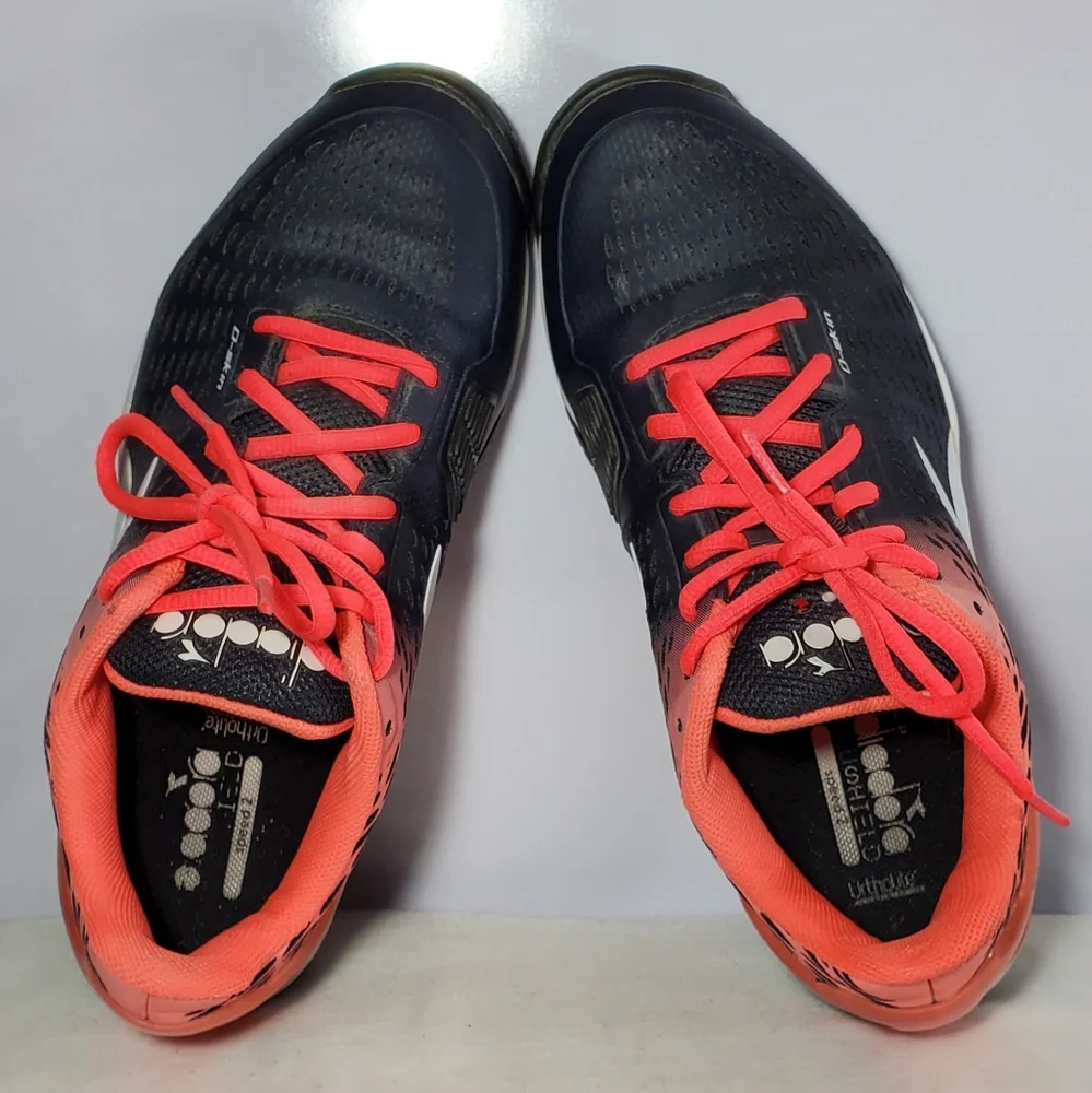 Diadora Women's Size 9 Blushield Speed 2 Sneakers.